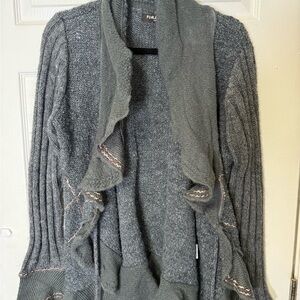 Flora Paris GRAY Women's chic Sweater. Ruffle neck. Size small